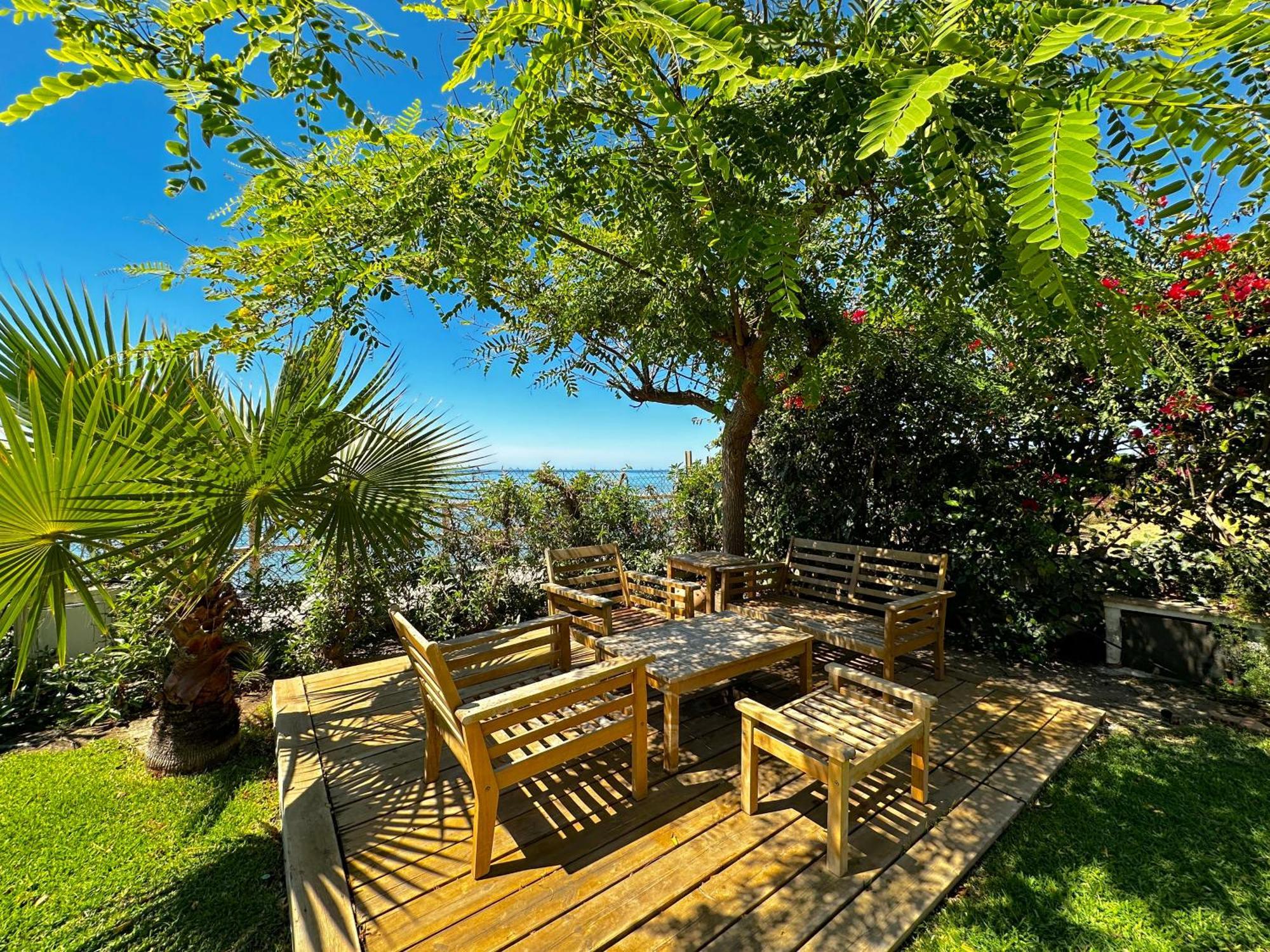 Villa Alboran Beachfront 9Pax Torre de Benagalbon Eksteriør bilde