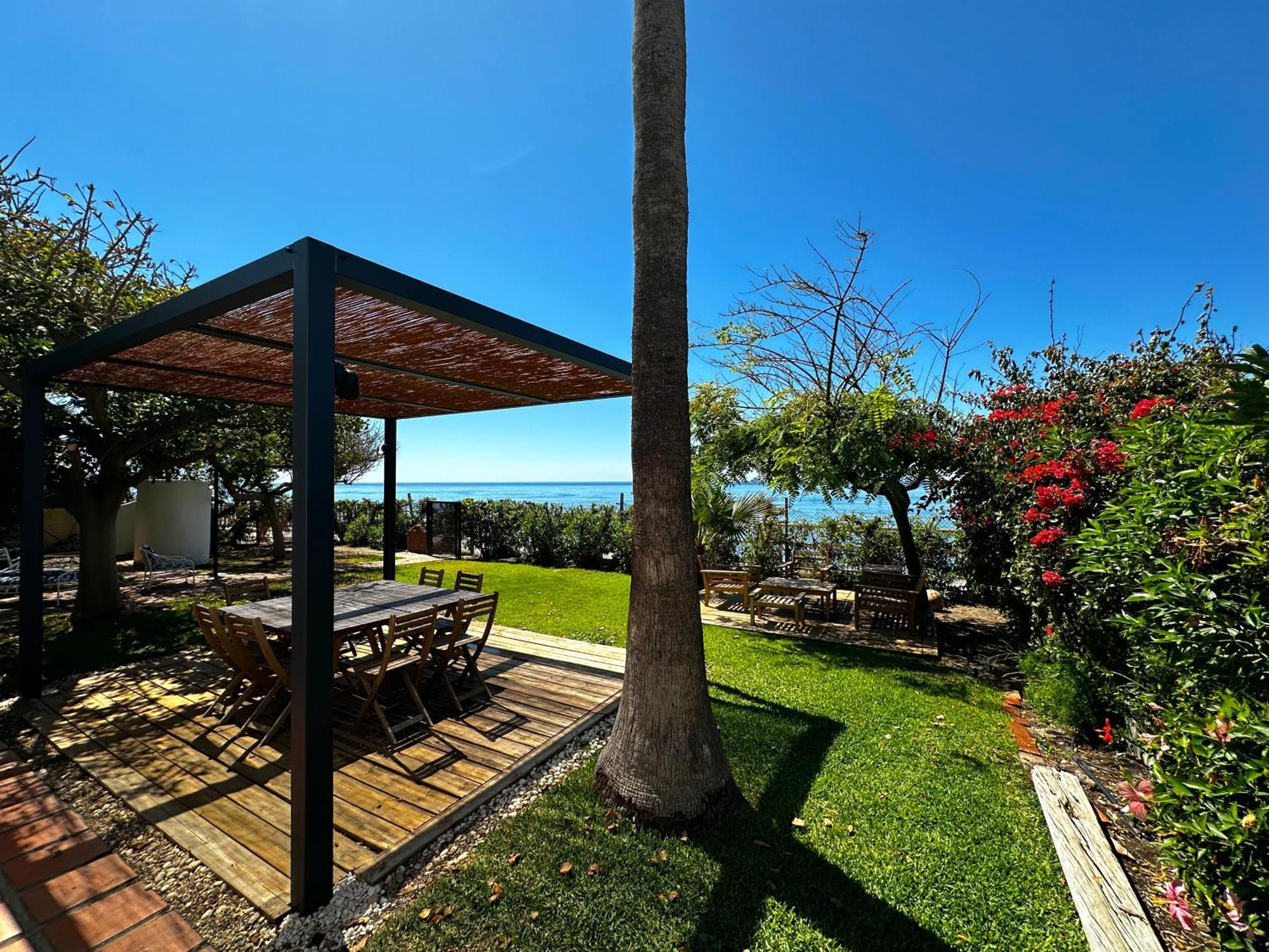 Villa Alboran Beachfront 9Pax Torre de Benagalbon Eksteriør bilde
